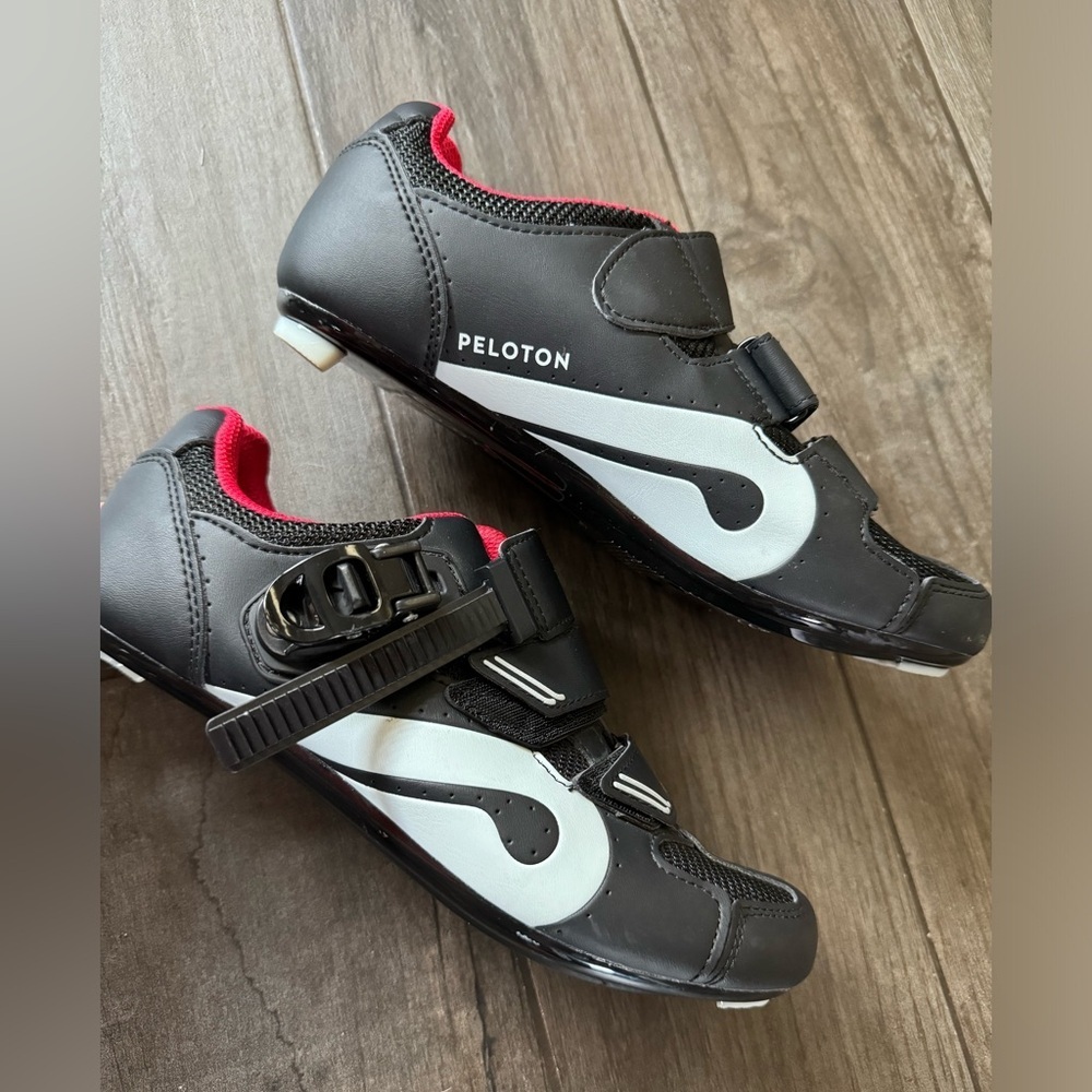 Peloton Cycling Shoes - Picture 3 of 8